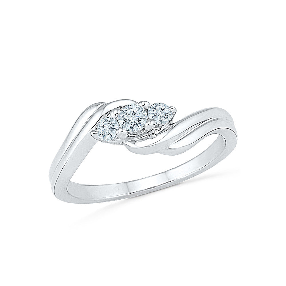 Easy Eye-catcher Diamond Ring | Radiant Bay